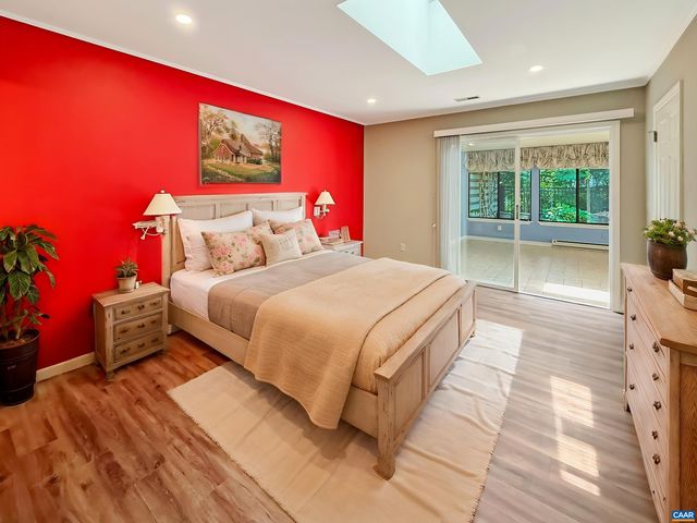 1498 LAKE FOREST DR, Charlottesville, VA 22901