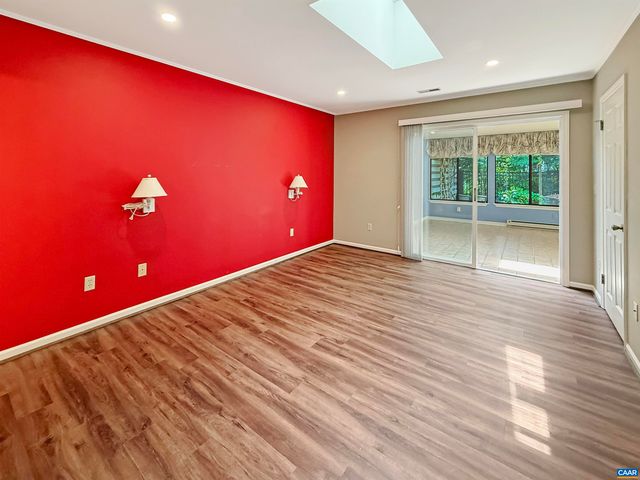1498 LAKE FOREST DR, Charlottesville, VA 22901