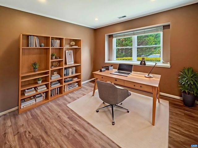 1498 LAKE FOREST DR, Charlottesville, VA 22901