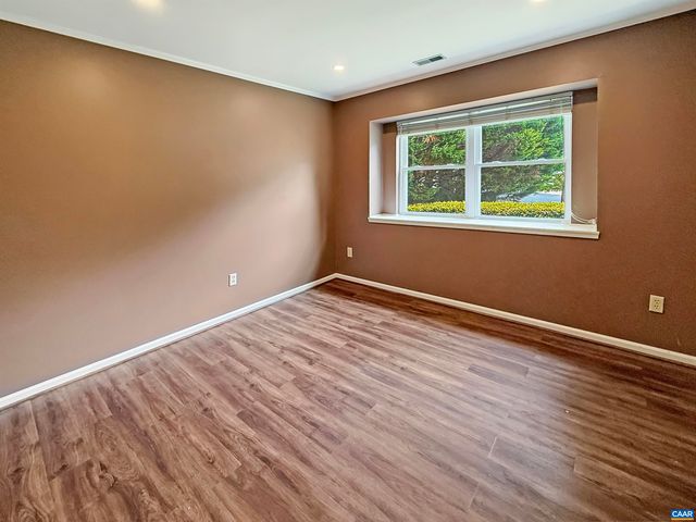 1498 LAKE FOREST DR, Charlottesville, VA 22901