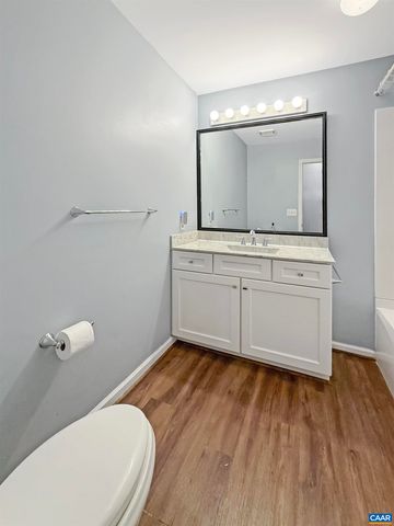 1498 LAKE FOREST DR, Charlottesville, VA 22901