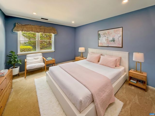 1498 LAKE FOREST DR, Charlottesville, VA 22901