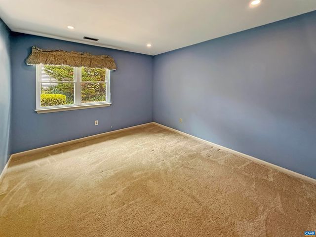 1498 LAKE FOREST DR, Charlottesville, VA 22901