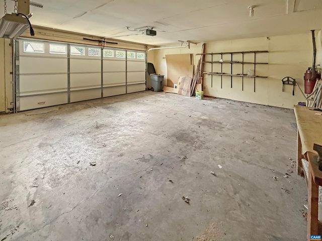 1498 LAKE FOREST DR, Charlottesville, VA 22901