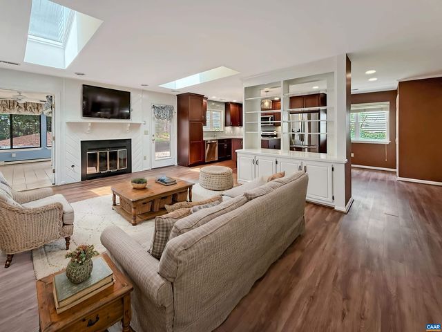 1498 LAKE FOREST DR, Charlottesville, VA 22901