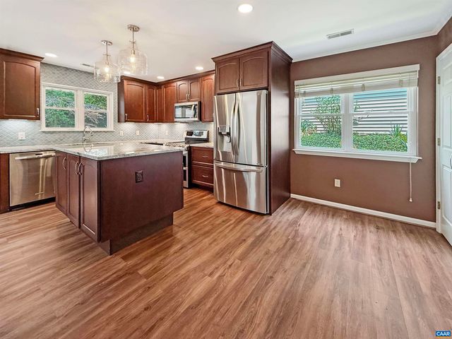 1498 LAKE FOREST DR, Charlottesville, VA 22901