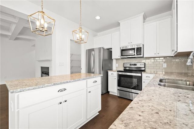 124 Auburn Woods Drive, Auburn, GA 30011