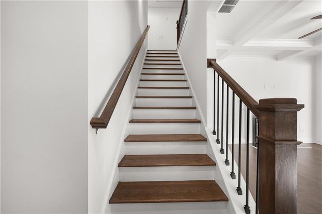 124 Auburn Woods Drive, Auburn, GA 30011