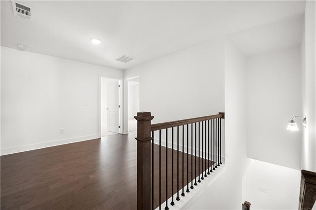 124 Auburn Woods Drive, Auburn, GA 30011