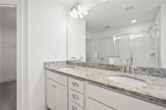 124 Auburn Woods Drive, Auburn, GA 30011