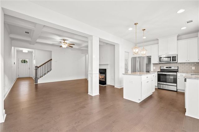 124 Auburn Woods Drive, Auburn, GA 30011