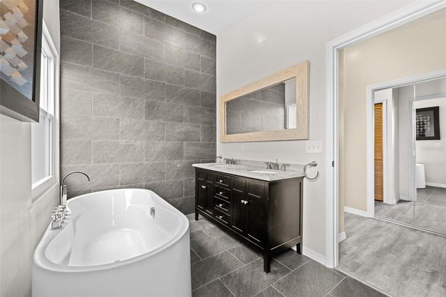 1550 CHATEAU WOOD DRIVE, Clearwater, FL 33764