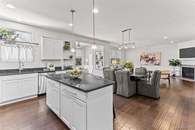 31085 Tremont Lane, Franklin, MI 48025