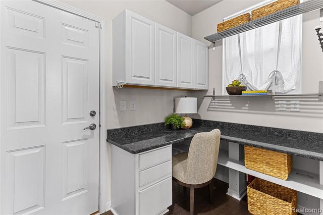 31085 Tremont Lane, Franklin, MI 48025