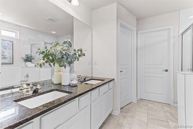 31085 Tremont Lane, Franklin, MI 48025