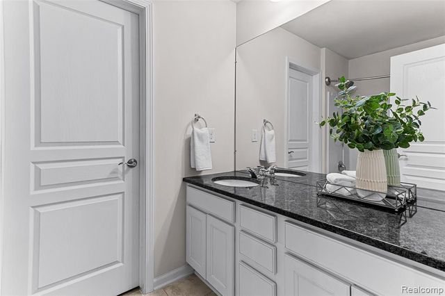 31085 Tremont Lane, Franklin, MI 48025