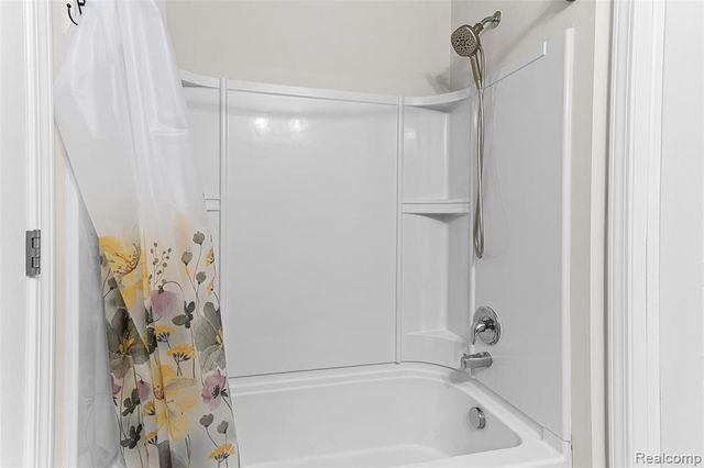 31085 Tremont Lane, Franklin, MI 48025