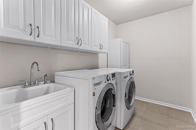 31085 Tremont Lane, Franklin, MI 48025