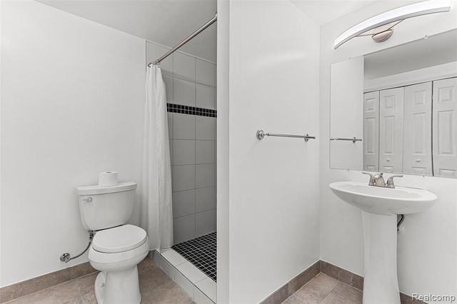 31085 Tremont Lane, Franklin, MI 48025