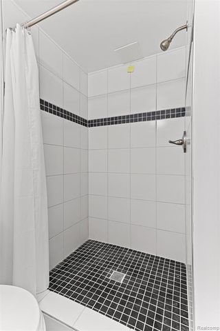 31085 Tremont Lane, Franklin, MI 48025