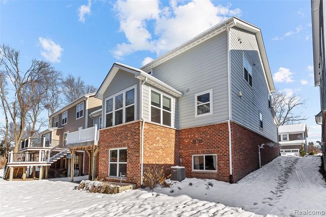 31085 Tremont Lane, Franklin, MI 48025