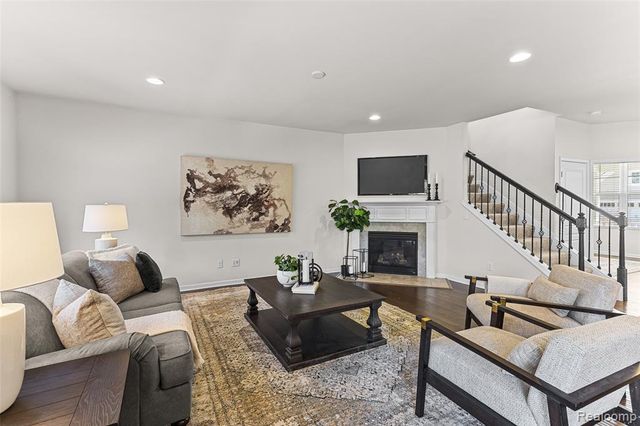 31085 Tremont Lane, Franklin, MI 48025