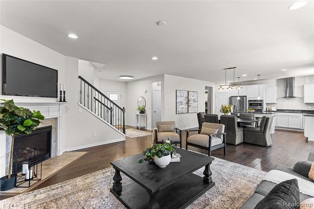 31085 Tremont Lane, Franklin, MI 48025