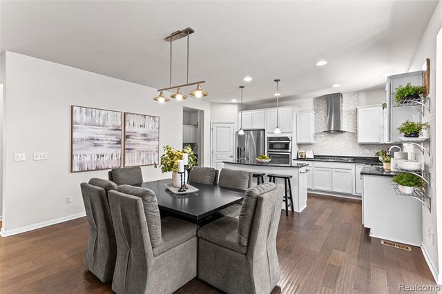 31085 Tremont Lane, Franklin, MI 48025