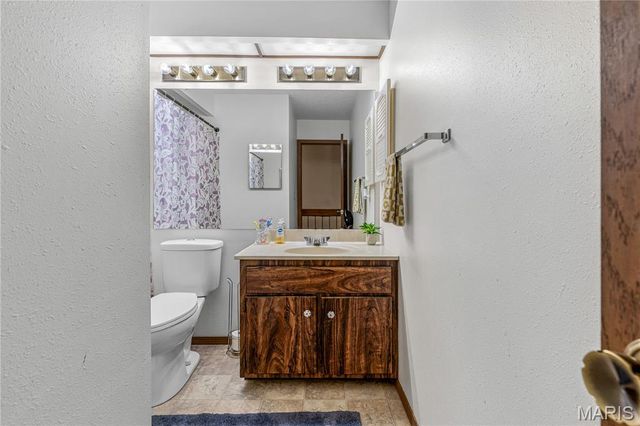 340 Devonshire Court D, St Peters, MO 63376