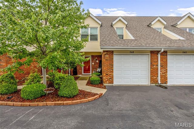 340 Devonshire Court D, St Peters, MO 63376
