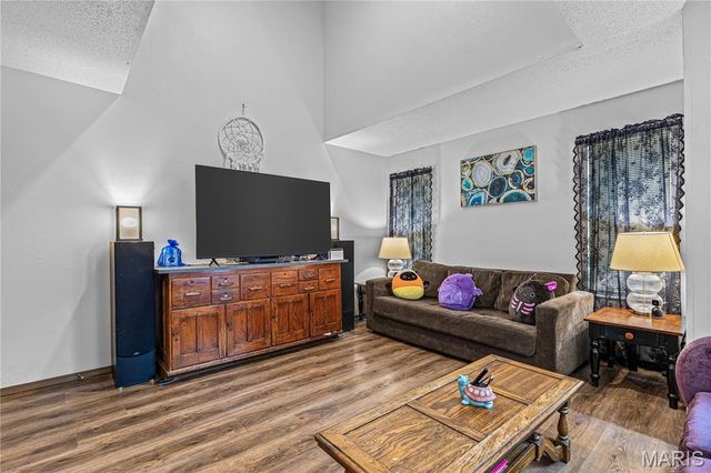 340 Devonshire Court D, St Peters, MO 63376