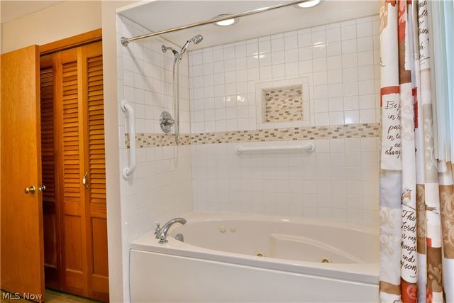 3246 Circle Drive, Cortland, OH 44410
