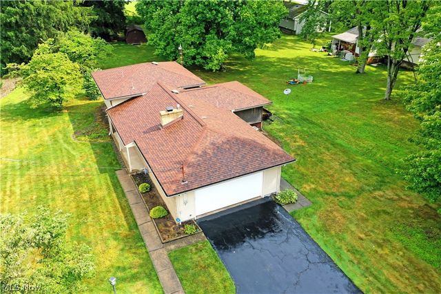 3246 Circle Drive, Cortland, OH 44410