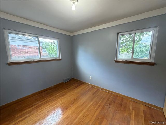 3952 Katherine Street, Dearborn Heights, MI 48125