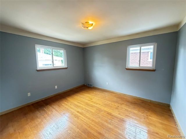 3952 Katherine Street, Dearborn Heights, MI 48125