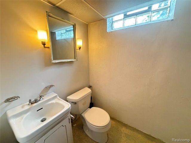 3952 Katherine Street, Dearborn Heights, MI 48125