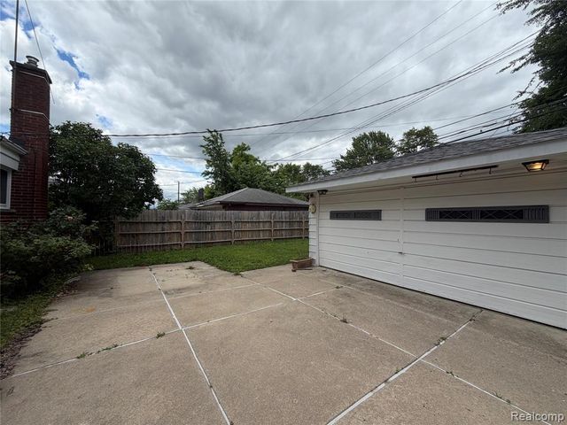 3952 Katherine Street, Dearborn Heights, MI 48125