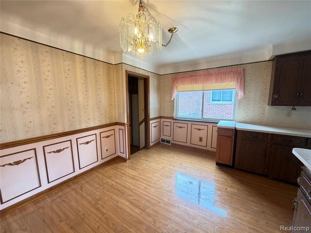 3952 Katherine Street, Dearborn Heights, MI 48125