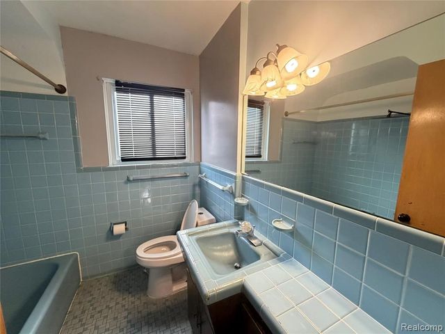 3952 Katherine Street, Dearborn Heights, MI 48125