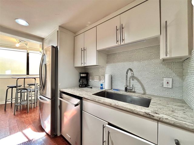 1106 W 6th ST 205, Austin, TX 78703