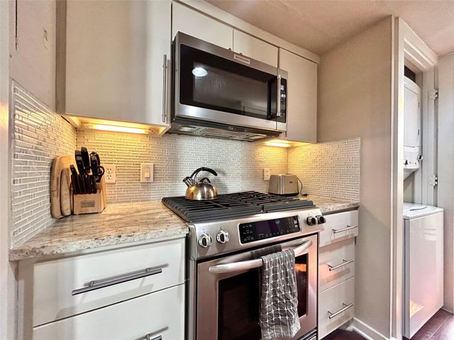 1106 W 6th ST 205, Austin, TX 78703