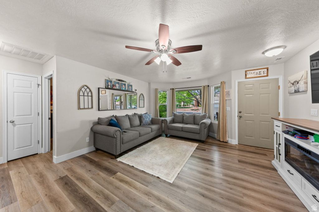 Image 3 of property listing at 2292 E 390 N, St. George, UT 84790