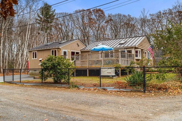 57 Richardson Ave, Dracut, MA 01826