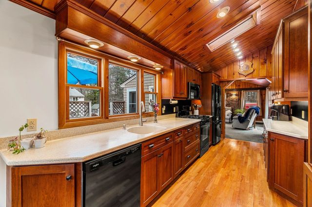 57 Richardson Ave, Dracut, MA 01826