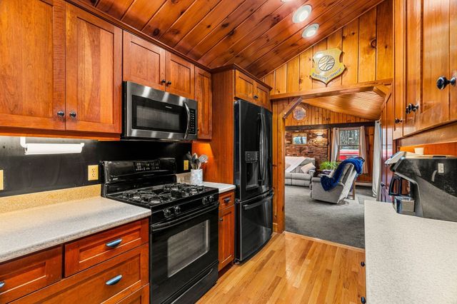 57 Richardson Ave, Dracut, MA 01826