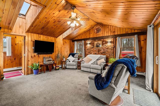57 Richardson Ave, Dracut, MA 01826