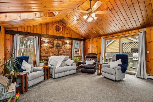 57 Richardson Ave, Dracut, MA 01826