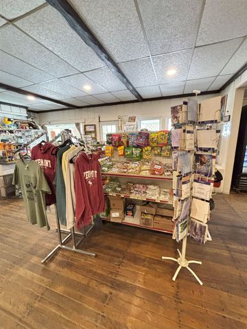 44 U.S. Route 4, Bridgewater, VT 05053