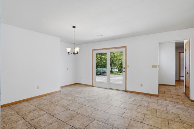 206 W OAKS DR, Ashland, MO 65010