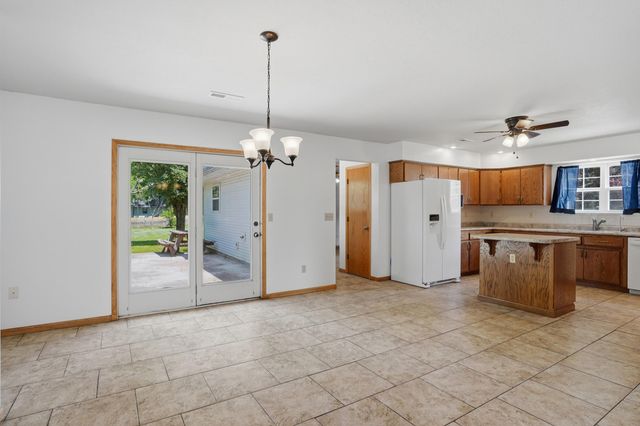 206 W OAKS DR, Ashland, MO 65010